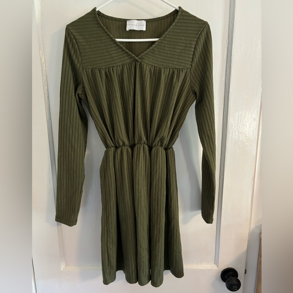 Long-sleeve dress